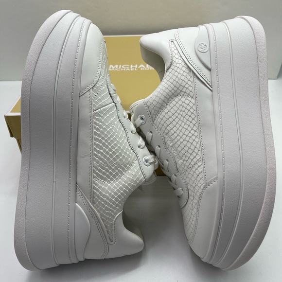 MICHAEL Kors All-White Platform Sneakers HAYES LACE UP
EMBOSSED PRINTED LEATHER - Picture 2 of 16